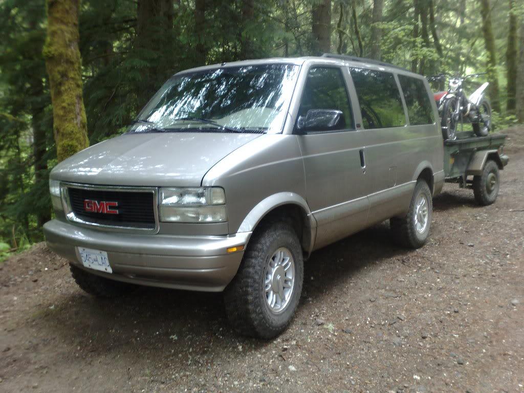 2003 GMC Safari lifted