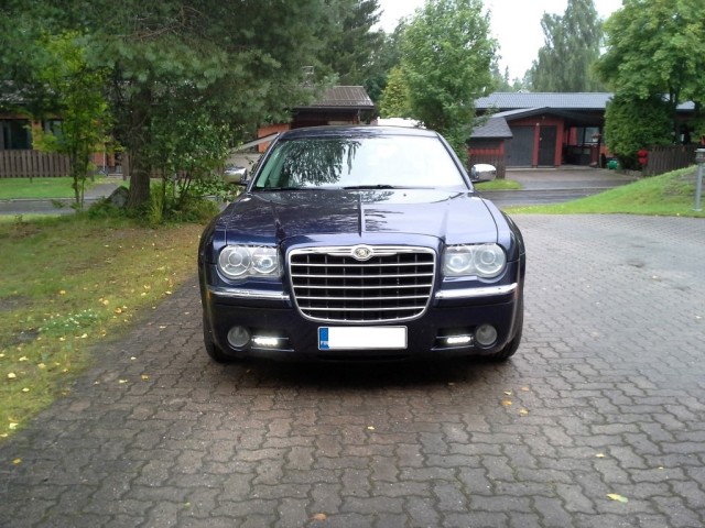 300C 5.7 HEMI Touring 2006 by tuusinii