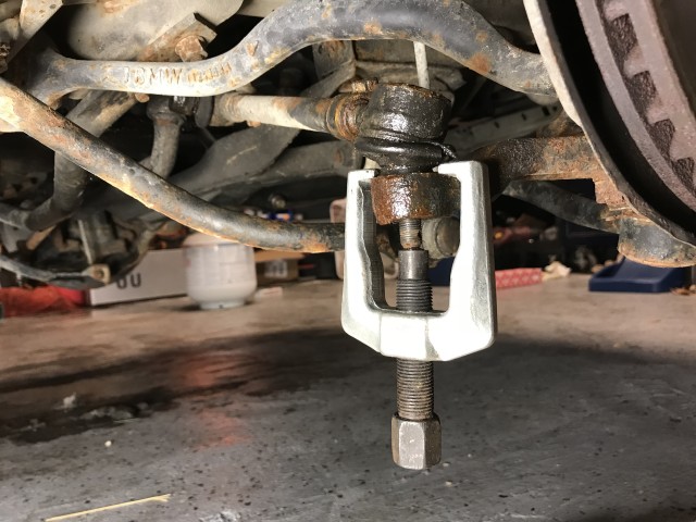 E28 Tie Rod Replacement