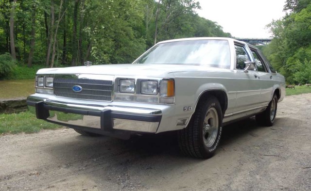 The Love Boat: 1988 Ford LTD Crown Victoria