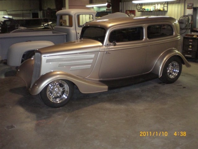 '33 Ford Tudor Sedan build by sedanbob