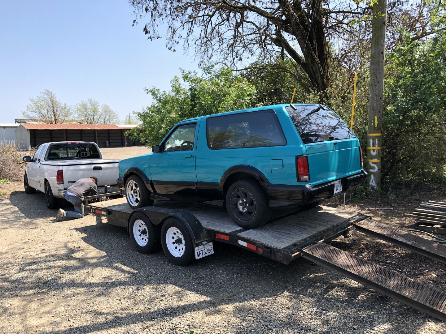 Drove the sucker onto the trailer, pretty awesome! The stealth was able to drive onto the trailer too but it really didn't run well at all.... this thing- not a problem!