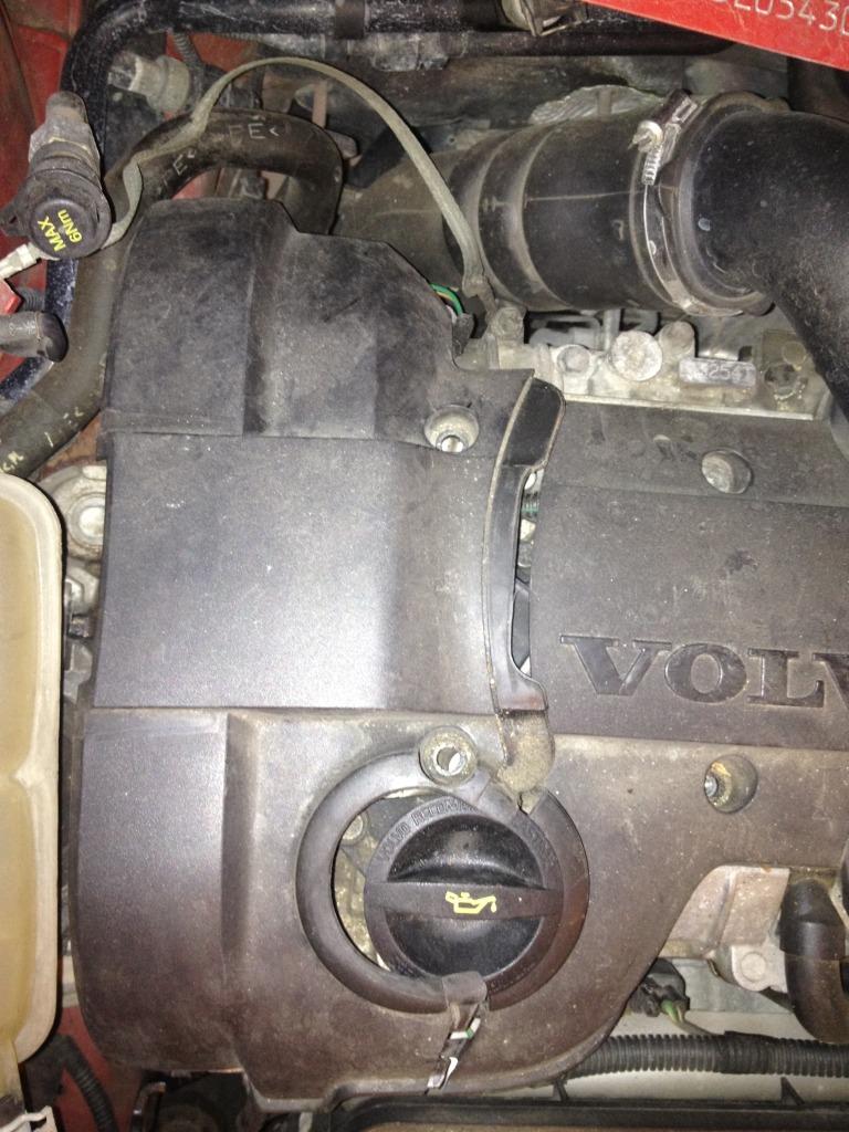 Volvo 3 piece timing belt plastic cover