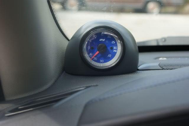 Volvo S60R boost gauge