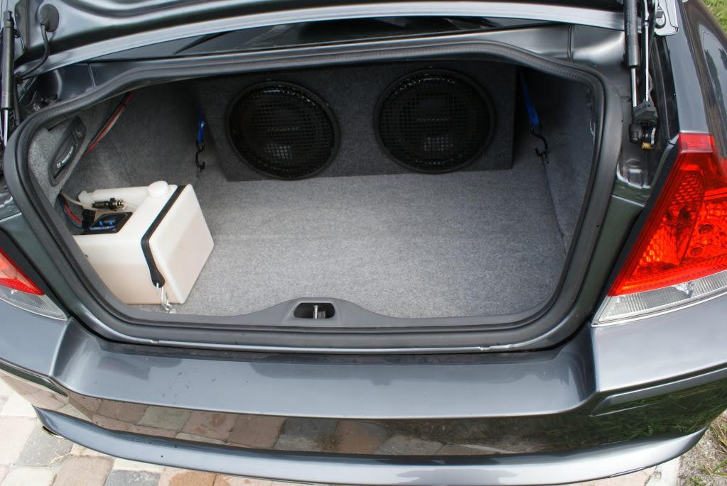 Volvo S60R trunk