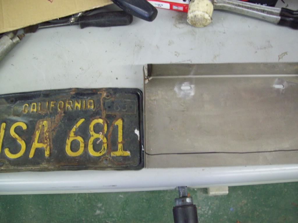 Volvo P1800 recessed license plate