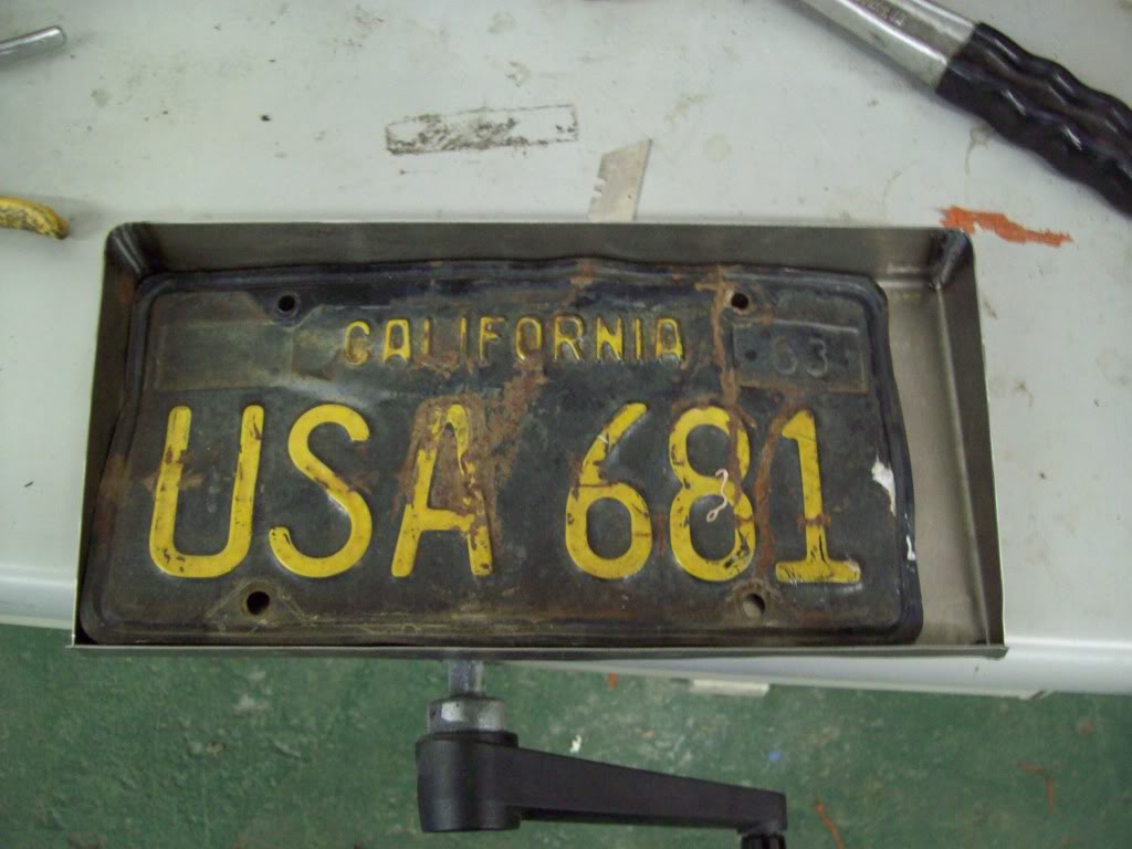 Volvo P1800 recessed license plate