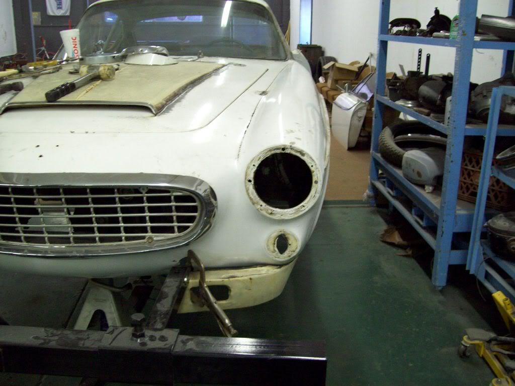 66 Volvo P1800 front