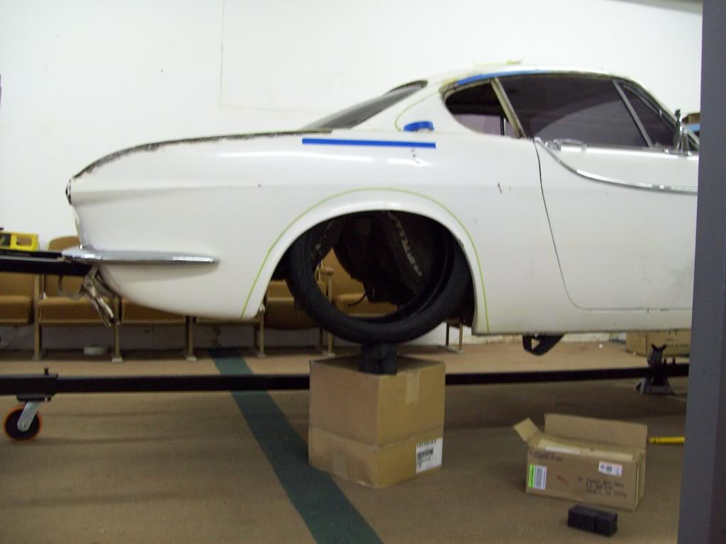 66 Volvo P1800 wheel tire fitment