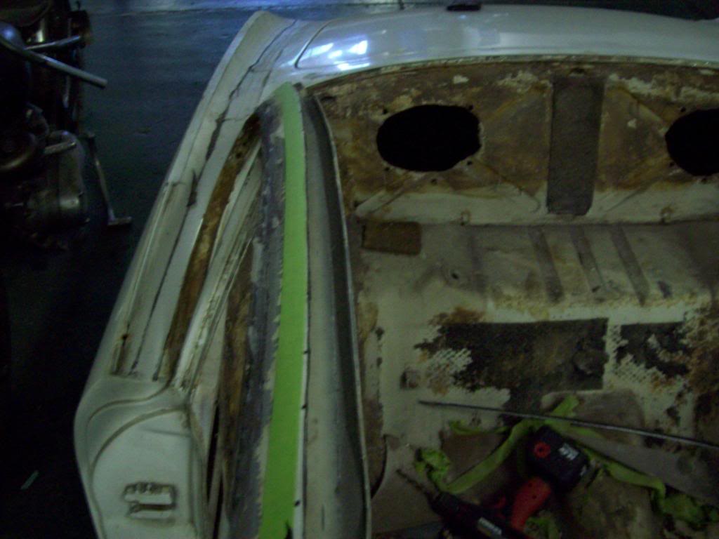 Volvo P1800 removing roof