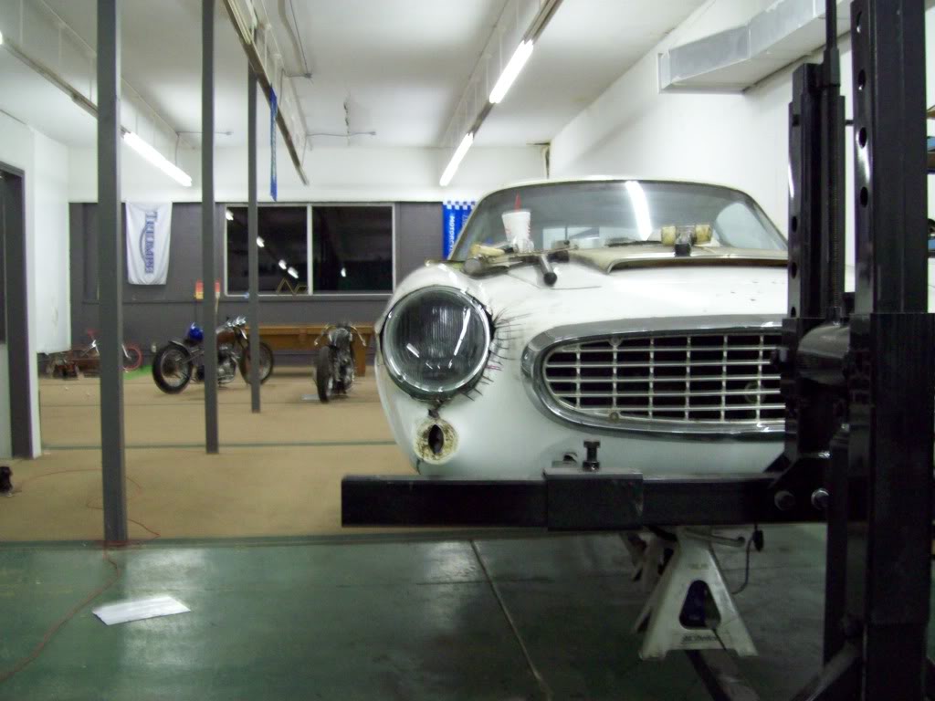 66 Volvo P1800 grill