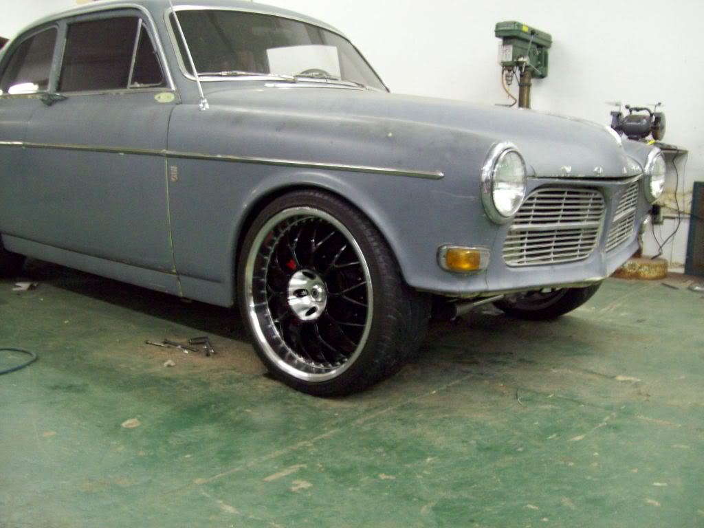 Volvo P1800 wheel