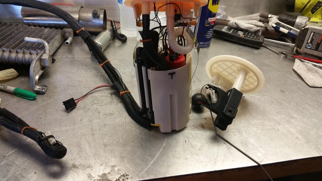 Volvo S60R custom fuel pump