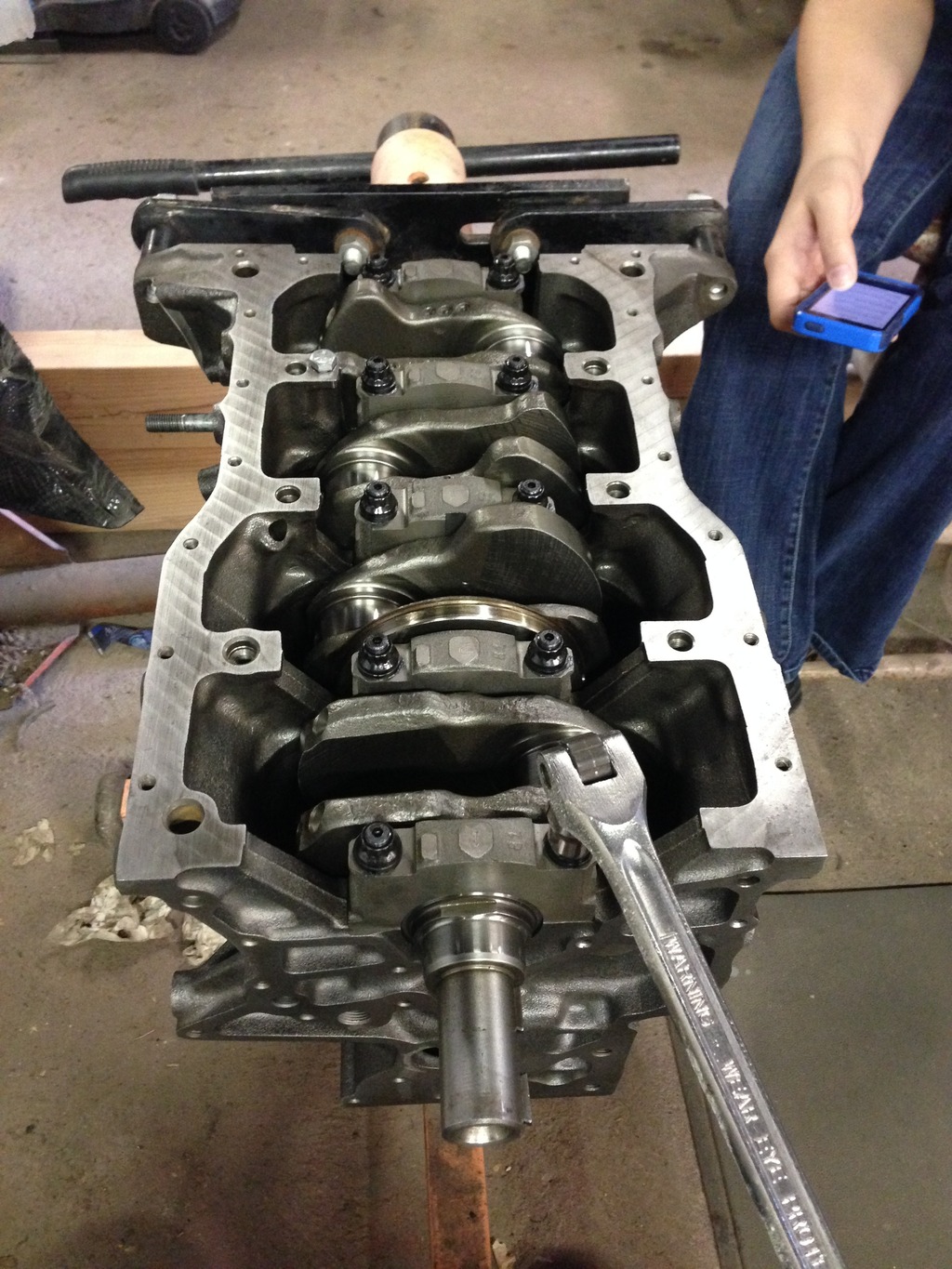  5S-FE engine building torquing with plastigauge