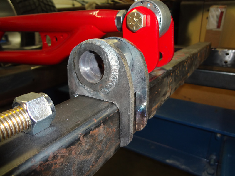 roller bearing shackle pivot point