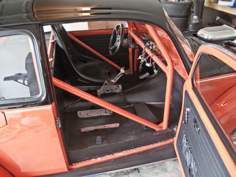 V8 VW Beetle interior roll cage