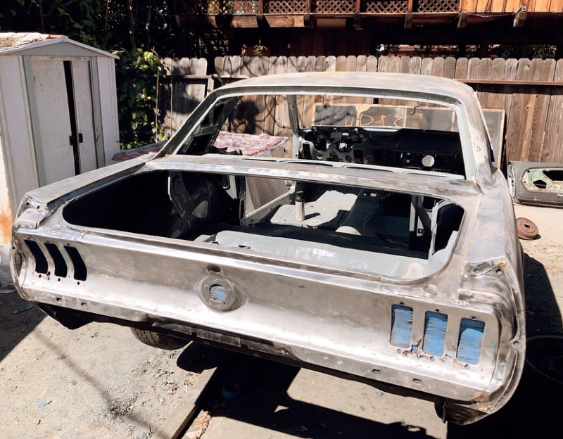 1967 Ford Mustang metal rear end