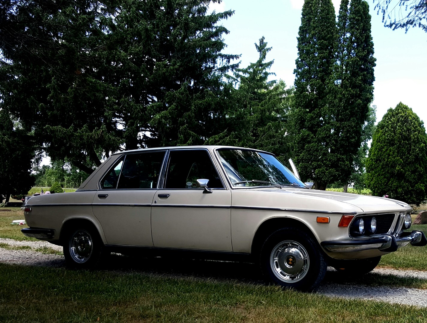 BMW Bavaria Cover Photo E3
